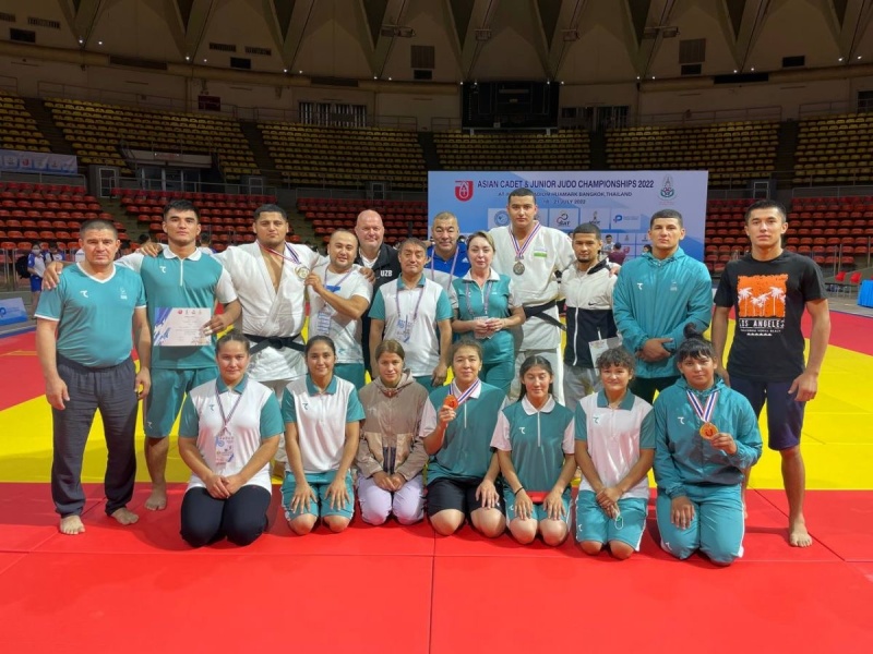 Молодежная сборная Узбекистана по дзюдо заняла второе место на чемпионате Азии