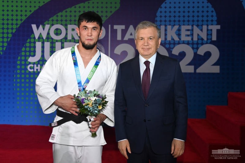 Давлат Бобонов стал Чемпионом мира по дзюдо на глазах у президента