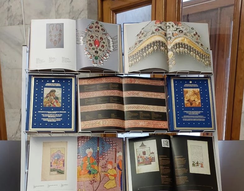 В Минске проходит выставка изданий “Культурное наследие Узбекистана в собраниях мира”
