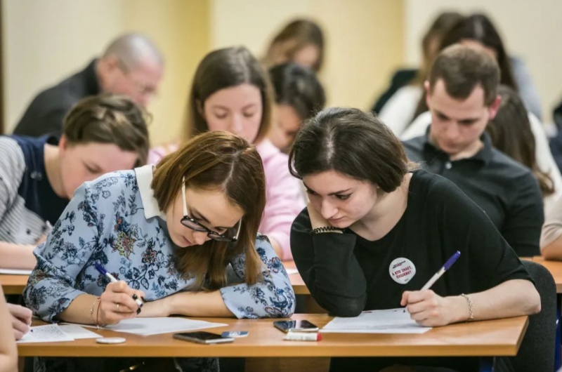 В вуз через олимпиаду. Финансовый университет России ждет студентов из Узбекистана
