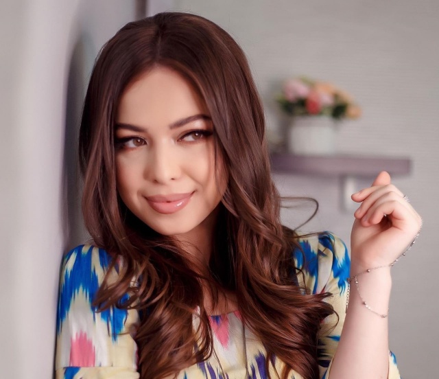 Известная узбекская актриса Мадина Нигматуллаева родила дочь