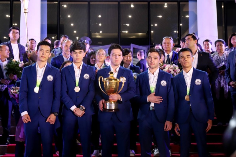 Как Ташкент встречал победителей Всемирной шахматной Олимпиады.Фото