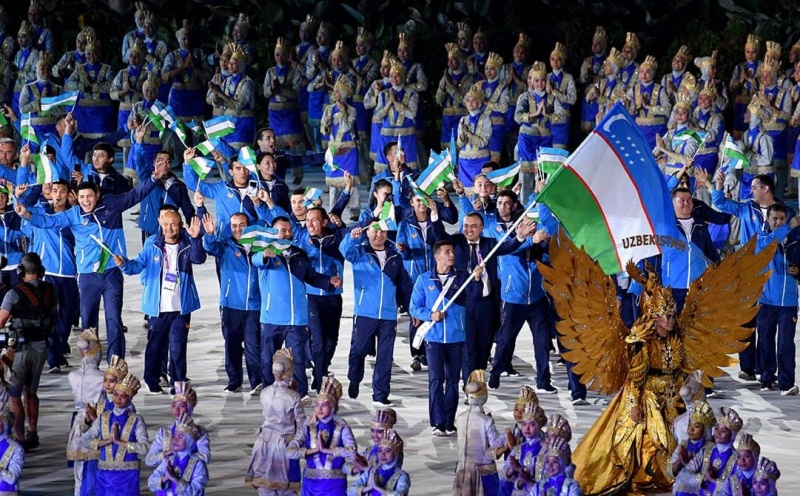 В Узбекистане внезапно заменили знаменосцев на открытии Олимпийских игр в Токио 