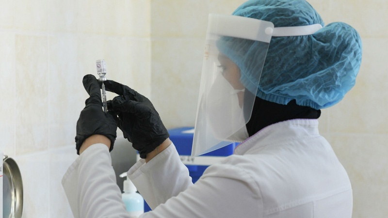 Узбекистан вводит обязательную вакцинацию от коронавируса для ряда категорий граждан 