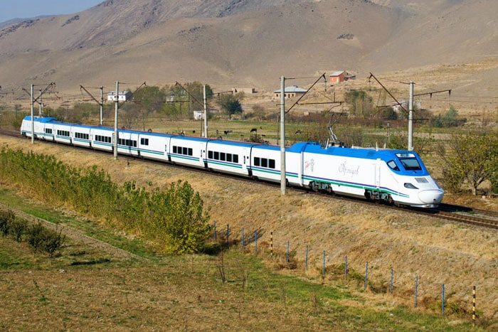 До Ургенча, Хивы и Нукуса наладят движение скоростных поездов