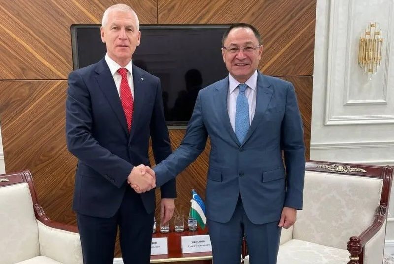 Министр молодежной политики и спорта Узбекистана награжден медалью Минспорта России