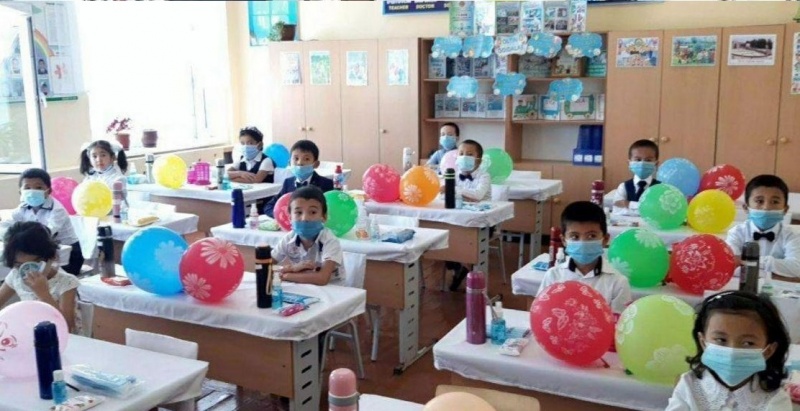 В Узбекистане заработали 329 школ после 6-месячного перерыва. 