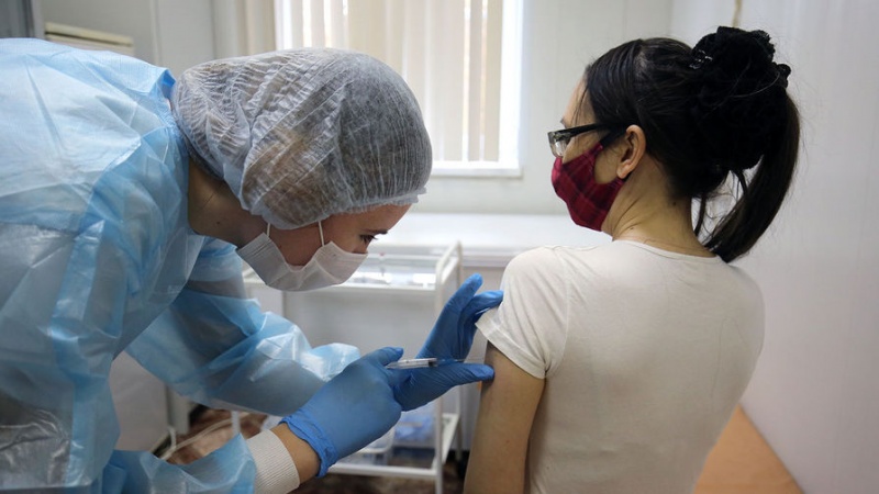 В Узбекистане продлили срок 10-процентной скидки для вакцинированных студентов  