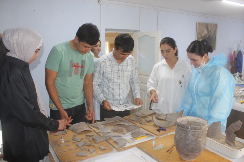 В Самарканде стартовала Международная школа археологии