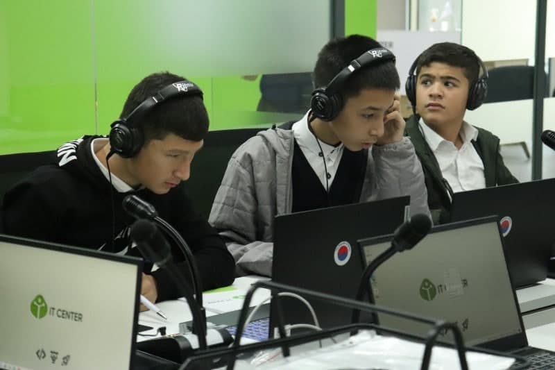 В Ташкенте запустили IT-курсы для детей с ограниченными возможностями