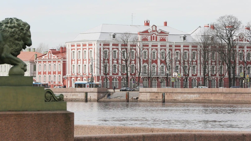 Узбекские школьники могут получить баллы для поступления в Санкт-Петербургский госуниверситет