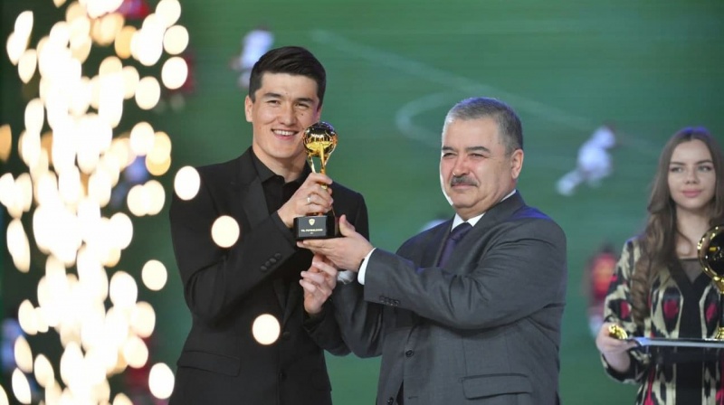 Эльдор Шомуродов — лучший футболист 2021 года в Узбекистане