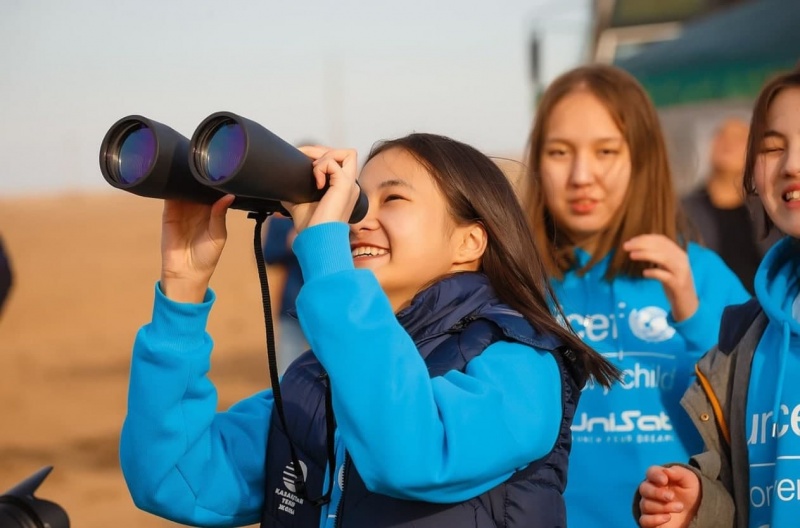 Ближе к космосу. Девушки из Узбекистана смогут собрать и запустить наноспутник 