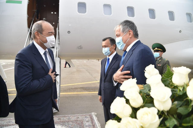Абдулла  Арипов прибыл в Душанбе