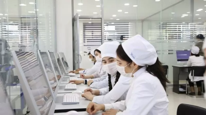 Узбекские студенты-медики будут сдавать экзамены на роботах-симуляторах. Что еще нового в мед образовании?