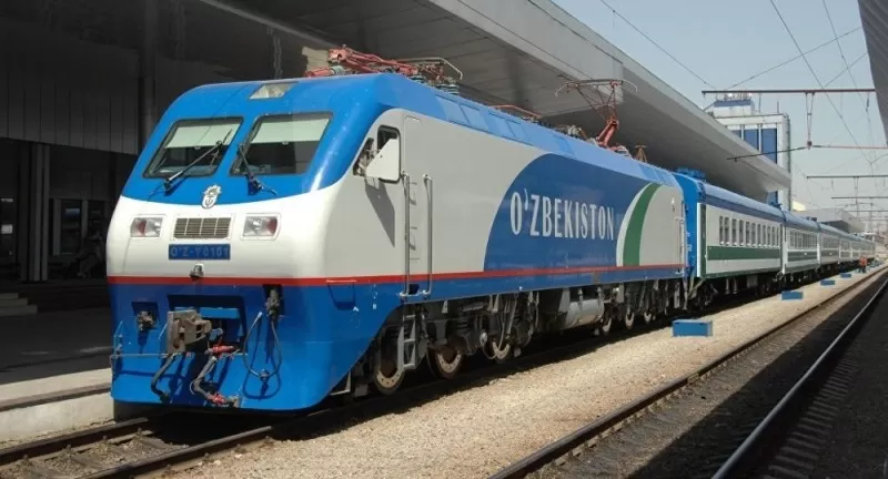 Скоростной пассажирский поезд "Насаф" возобновил движение по маршруту Ташкент-Карши-Ташкент.